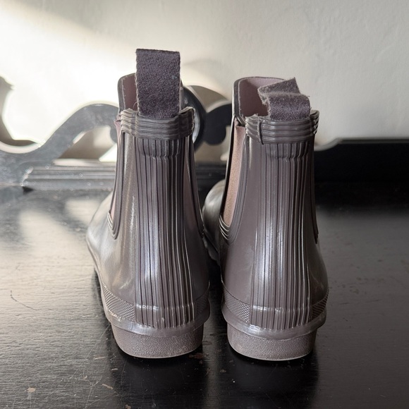 Hunter Short Chelsea Boots in gray size 8 - Picture 5 of 9